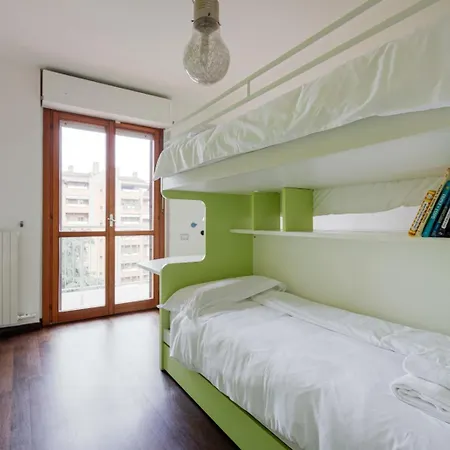 Apartman Bright With Balcony And Terrace