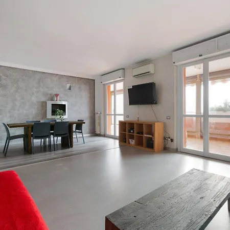 Apartman Bright With Balcony And Terrace