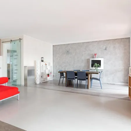 Bright With Balcony And Terrace *